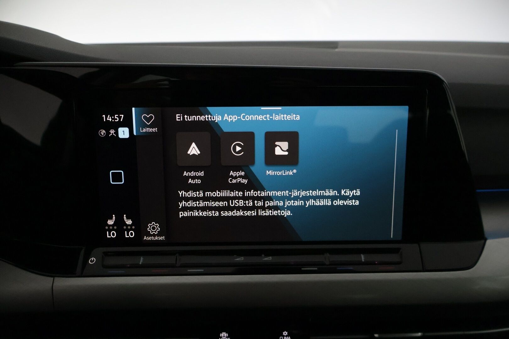 Volkswagen Golf 2020 First Edition 1,5 eTSI 110 kW (MHEV) DSG-automaatti * / Webasto / Acc / Ratinlämmitin / Ambient / Digi / 2x loistavat renkaat / * - Kahdet huippukunnossa olevat renkaat / Webasto kaukkarilla / Upea yksilö / 