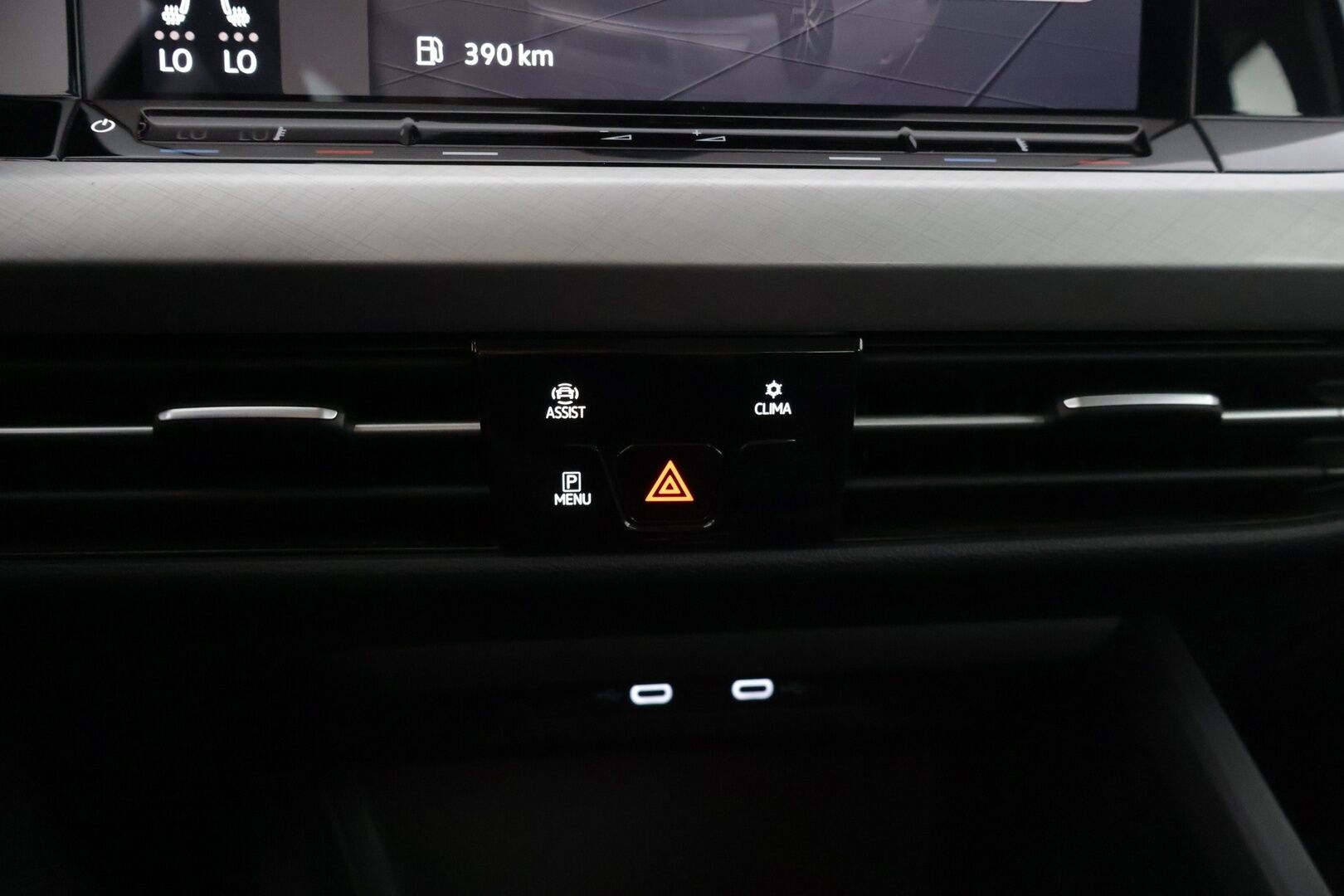 Volkswagen Golf 2020 First Edition 1,5 eTSI 110 kW (MHEV) DSG-automaatti * / Webasto / Acc / Ratinlämmitin / Ambient / Digi / 2x loistavat renkaat / * - Kahdet huippukunnossa olevat renkaat / Webasto kaukkarilla / Upea yksilö / 