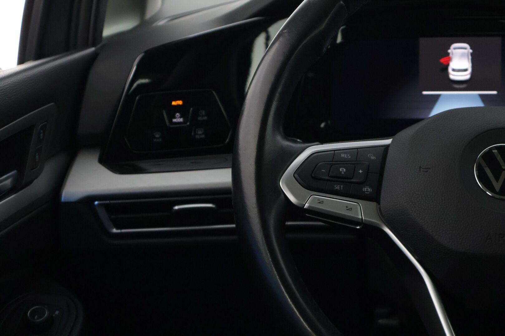 Volkswagen Golf 2020 First Edition 1,5 eTSI 110 kW (MHEV) DSG-automaatti * / Webasto / Acc / Ratinlämmitin / Ambient / Digi / 2x loistavat renkaat / * - Kahdet huippukunnossa olevat renkaat / Webasto kaukkarilla / Upea yksilö / 