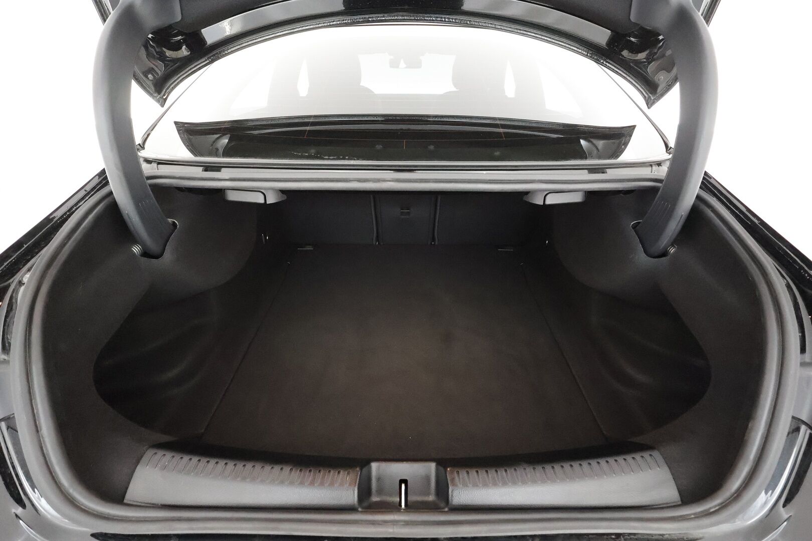 Mercedes-Benz CLA 2020 200 A Business Progressive * Vakkari / Webasto / Multibeam-LED / Sporttinahat / P.kamera / Digimittaristo * - 1.Om Suomi-auto / Kahdet Renkaat - HULLUT AVAJAISHULINAT KORKOTARJOUS 3,29 %