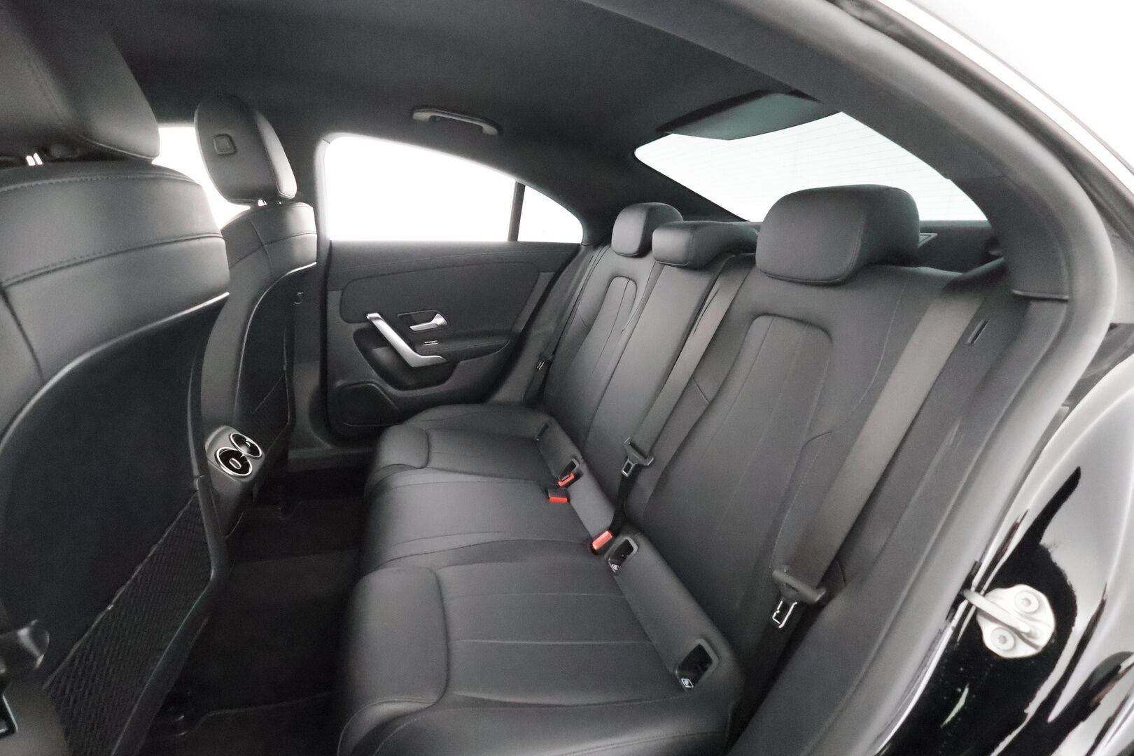 Mercedes-Benz CLA 2020 200 A Business Progressive * Vakkari / Webasto / Multibeam-LED / Sporttinahat / P.kamera / Digimittaristo * - 1.Om Suomi-auto / Kahdet Renkaat - HULLUT AVAJAISHULINAT KORKOTARJOUS 3,29 %