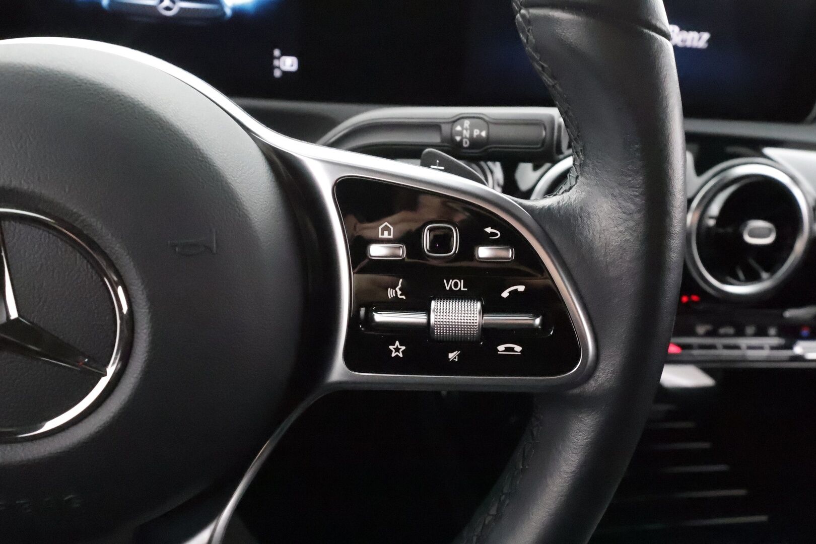 Mercedes-Benz CLA 2020 200 A Business Progressive * Vakkari / Webasto / Multibeam-LED / Sporttinahat / P.kamera / Digimittaristo * - 1.Om Suomi-auto / Kahdet Renkaat - HULLUT AVAJAISHULINAT KORKOTARJOUS 3,29 %