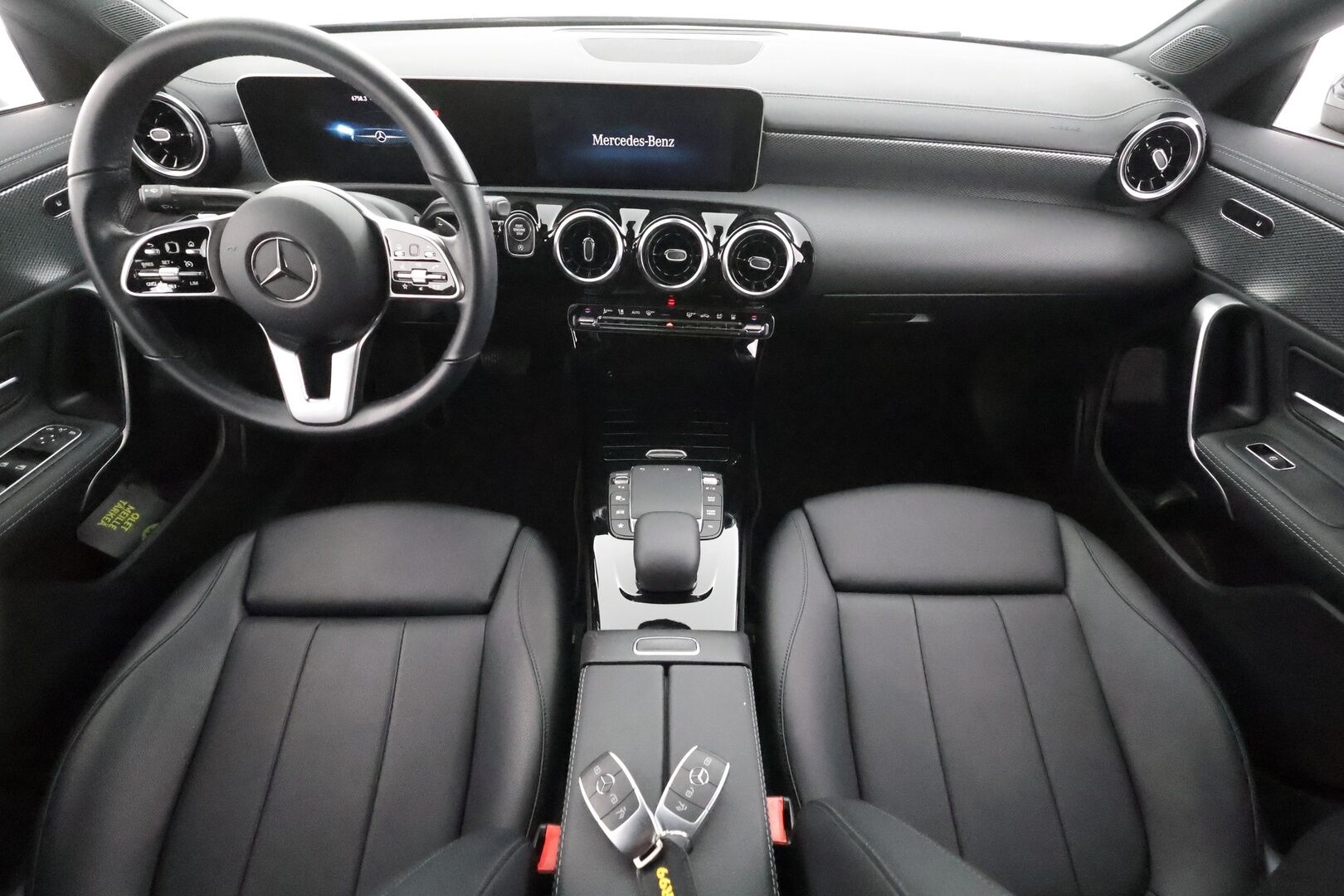 Mercedes-Benz CLA 2020 200 A Business Progressive * Vakkari / Webasto / Multibeam-LED / Sporttinahat / P.kamera / Digimittaristo * - 1.Om Suomi-auto / Kahdet Renkaat - HULLUT AVAJAISHULINAT KORKOTARJOUS 3,29 %