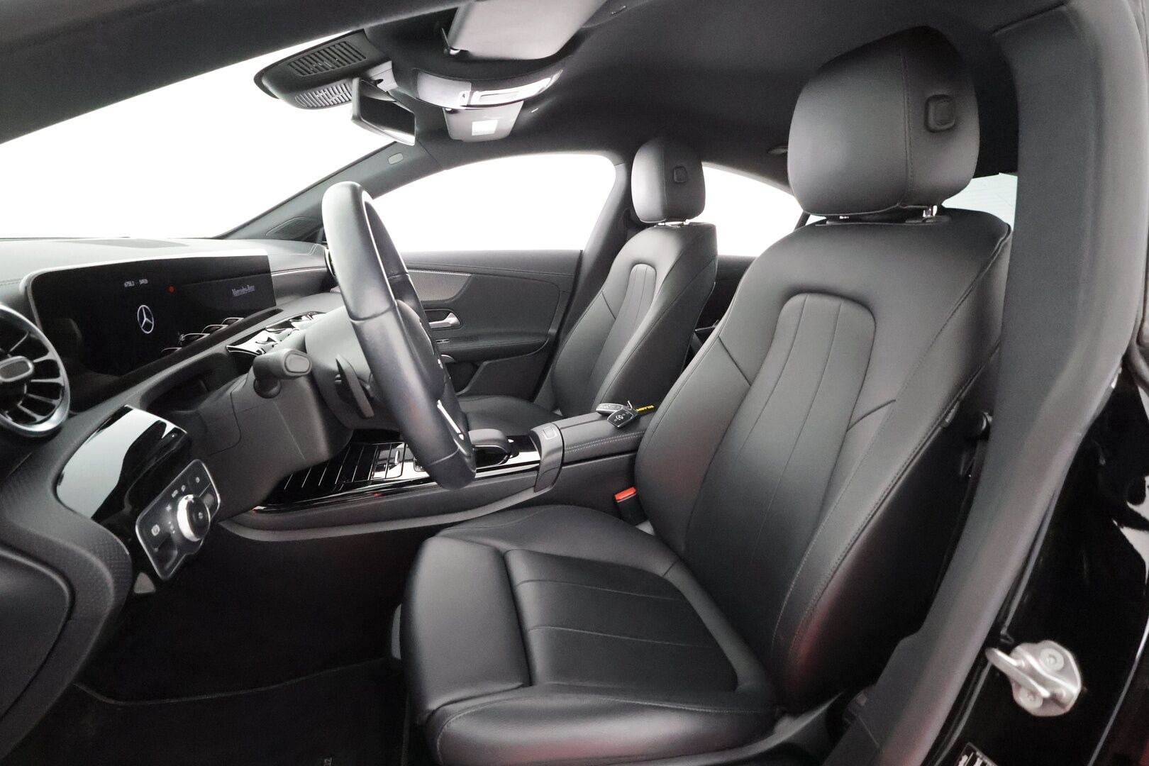 Mercedes-Benz CLA 2020 200 A Business Progressive * Vakkari / Webasto / Multibeam-LED / Sporttinahat / P.kamera / Digimittaristo * - 1.Om Suomi-auto / Kahdet Renkaat - HULLUT AVAJAISHULINAT KORKOTARJOUS 3,29 %