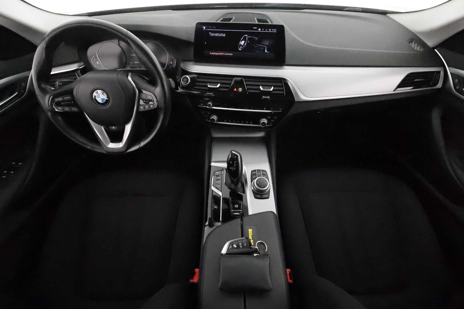 BMW 520 2020 G31 Touring 520d A xDrive MHEV LCI **Webasto / LED-valot / P.Tutkat / Navi / Apple&Android / Vakkari** - 3,99 % KORKOTARJOUS TÄHÄN AUTOON - 1-om Suomi-auto / Kahdet Renkaat