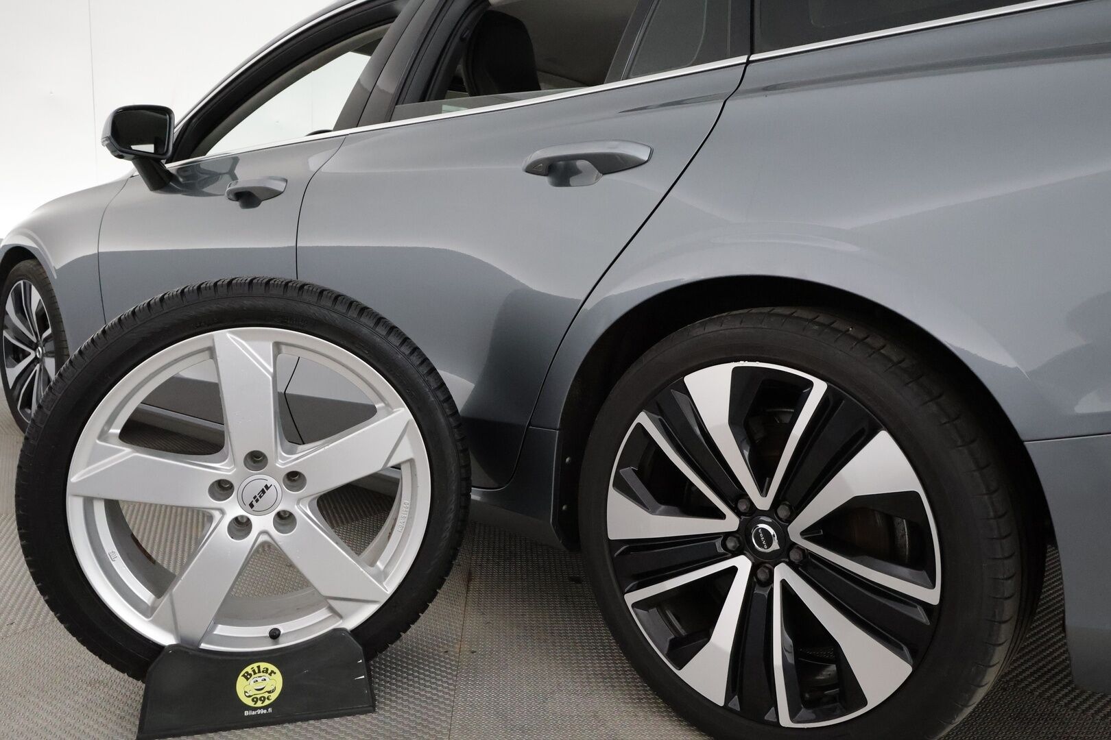 Volvo V60 2021 B5 AWD MHEV Business Inscription aut - 1Om Suomiauto / Webasto / Adapt.Vakkari / High Perf Audio / 360-Kamera / Full LED / Nahkasisusta / Supervarusteet! - HULLUT JOULUT KORKOTARJOUS 2,49% 