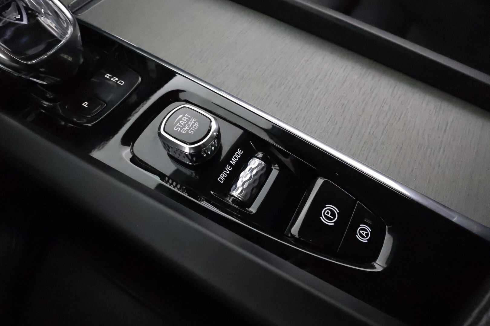 Volvo V60 2021 B5 AWD MHEV Business Inscription aut - 1Om Suomiauto / Webasto / Adapt.Vakkari / High Perf Audio / 360-Kamera / Full LED / Nahkasisusta / Supervarusteet! - HULLUT JOULUT KORKOTARJOUS 2,49% 