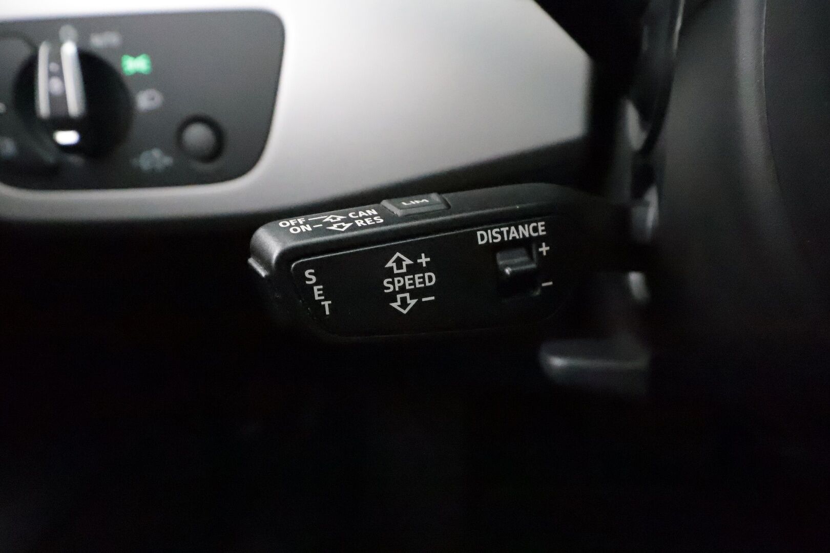 Audi A4 2020 Avant Business Advanced Comfort Edition 35 TFSI 110 kW MHEV S tronic * ACC / Webasto / Koukku / Matrix LED * - 1.Om Suomi-auto / Kahdet renkaat aluvanteilla