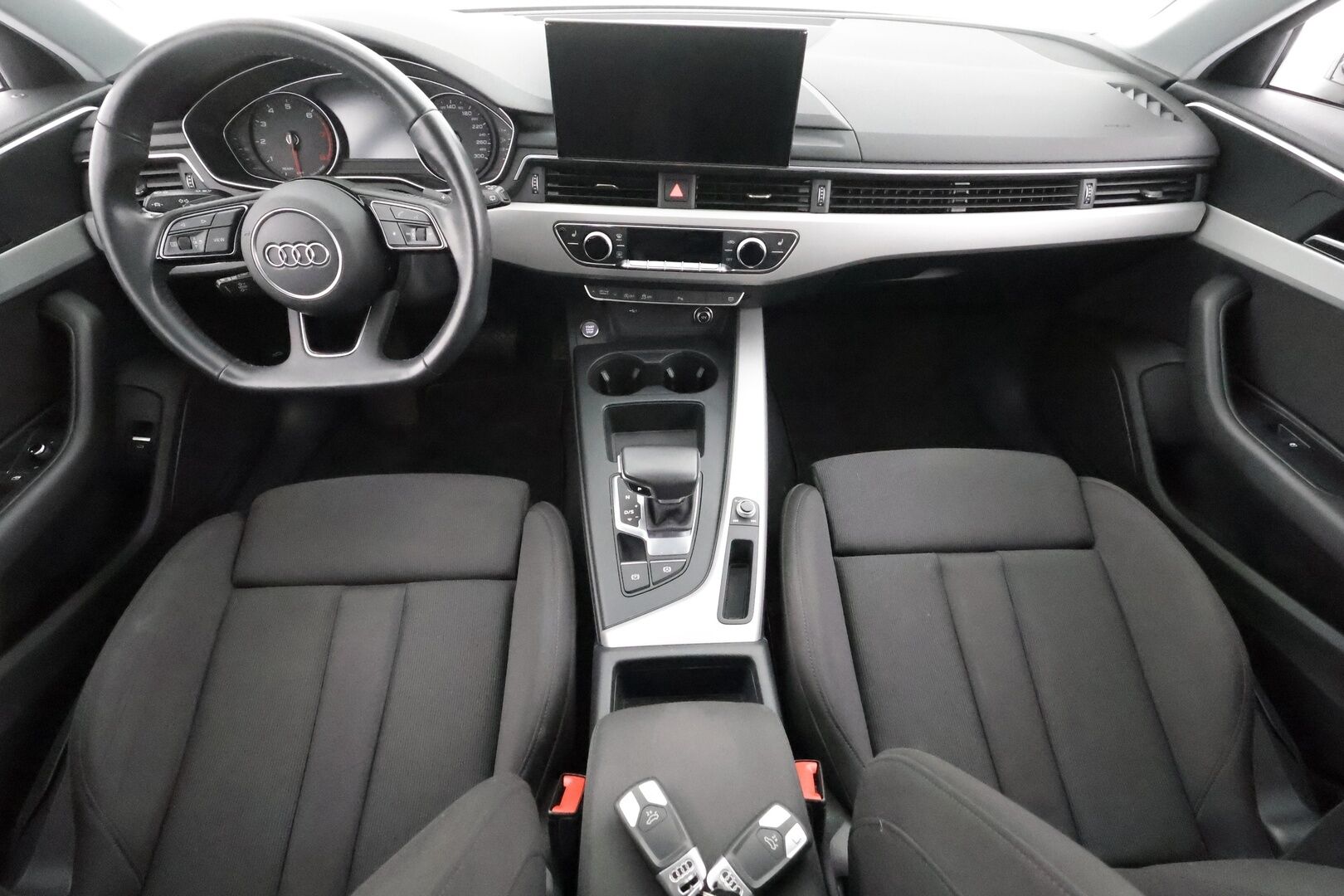 Audi A4 2020 Avant Business Advanced Comfort Edition 35 TFSI 110 kW MHEV S tronic * ACC / Webasto / Koukku / Matrix LED * - 1.Om Suomi-auto / Kahdet renkaat aluvanteilla