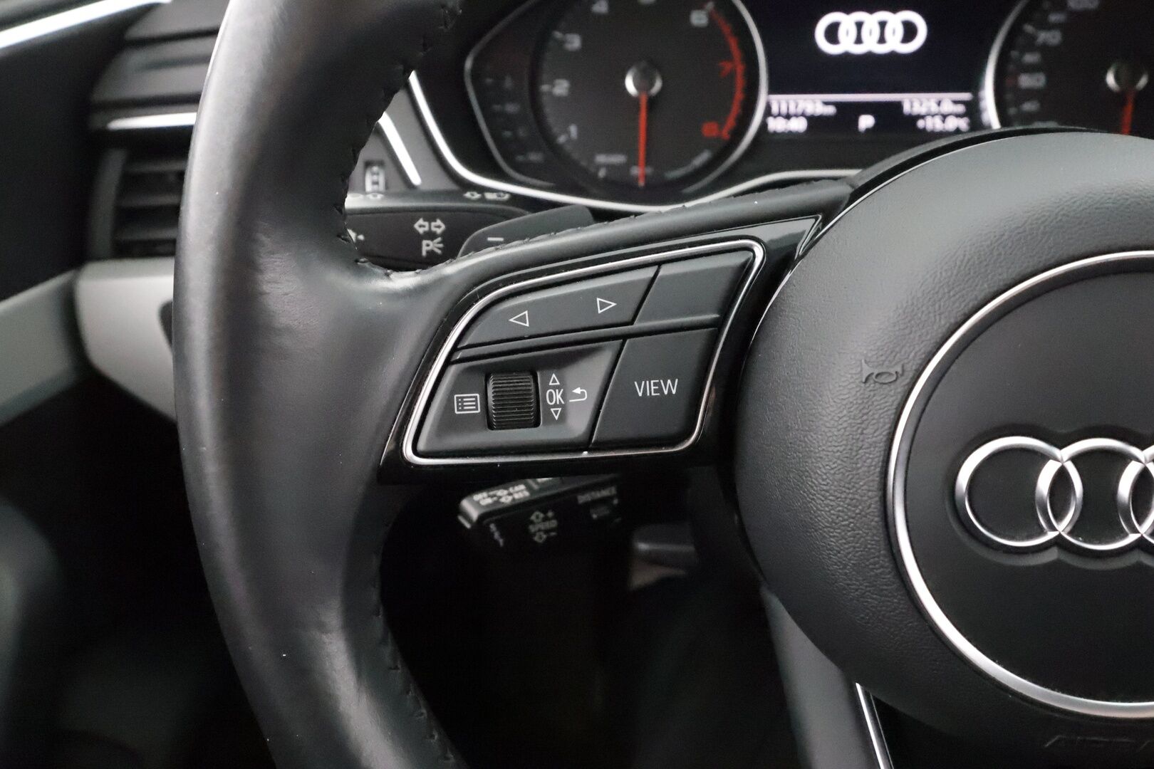 Audi A4 2020 Avant Business Advanced Comfort Edition 35 TFSI 110 kW MHEV S tronic * ACC / Webasto / Koukku / Matrix LED * - 1.Om Suomi-auto / Kahdet renkaat aluvanteilla