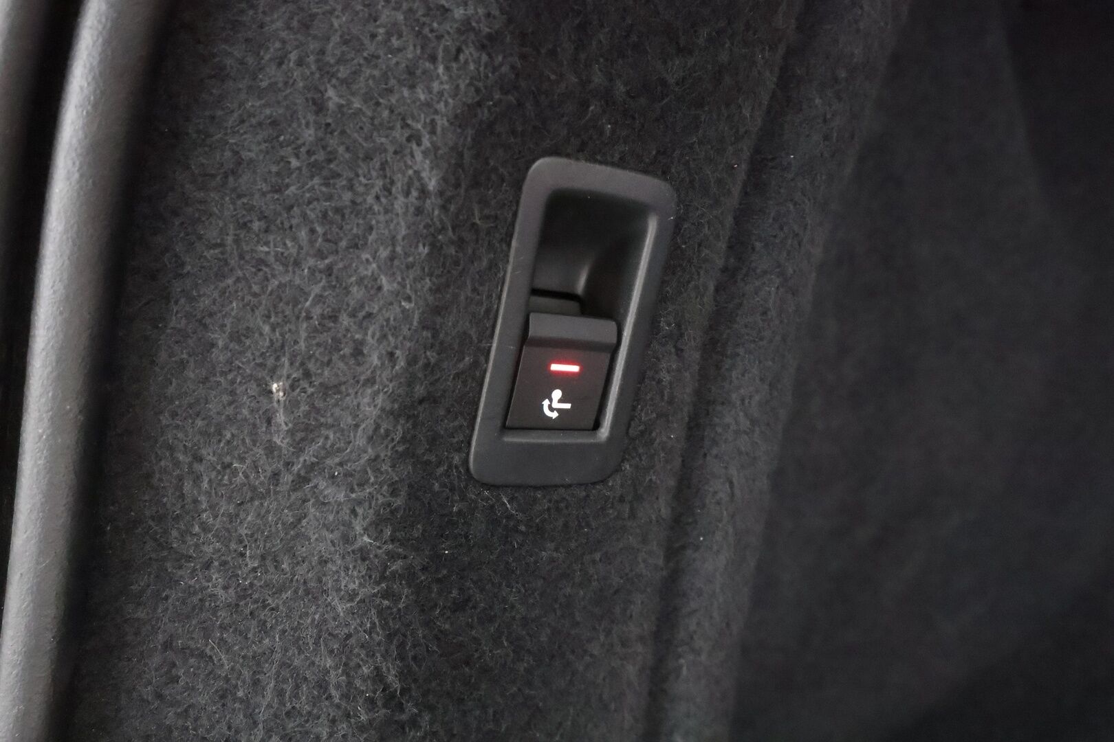 Audi A4 2020 Avant Business Advanced Comfort Edition 35 TFSI 110 kW MHEV S tronic * ACC / Webasto / Koukku / Matrix LED * - 1.Om Suomi-auto / Kahdet renkaat aluvanteilla