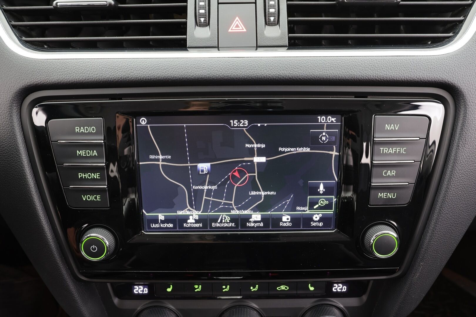 Skoda Octavia 2017 Combi 2,0 TDI 184 4x4 Scout DSG * ACC / Webasto / P.kamera / Canton / Apple&Android * - Kahdet renkaat vanteilla / Viimeisin iso huolto 206tkm / Ei Adblue