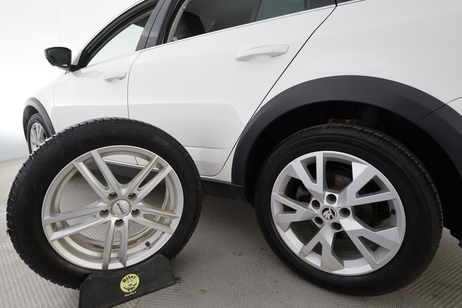 Skoda Octavia 2017 Combi 2,0 TDI 184 4x4 Scout DSG * ACC / Webasto / P.kamera / Canton / Apple&Android * - Kahdet Renkaat - HULLUT AVAJAISHULINAT KORKOTARJOUS 3,29 %