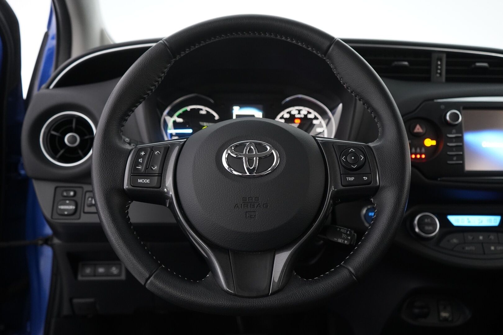 Toyota Yaris 2020 1,5 Hybrid Y20 Edition - Kamera | Lohko+sisä | Kaistavahti | Navi | Vakionopeudensäädin | Kahdet OEM vanteet | Suomi-auto | Merkkihuollettu | Katsastettu ja huollettu toukokuussa