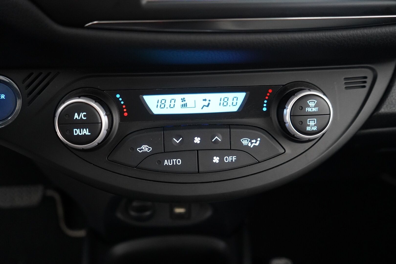 Toyota Yaris 2020 1,5 Hybrid Y20 Edition - Kamera | Lohko+sisä | Kaistavahti | Navi | Vakionopeudensäädin | Kahdet OEM vanteet | Suomi-auto | Merkkihuollettu | Katsastettu ja huollettu toukokuussa