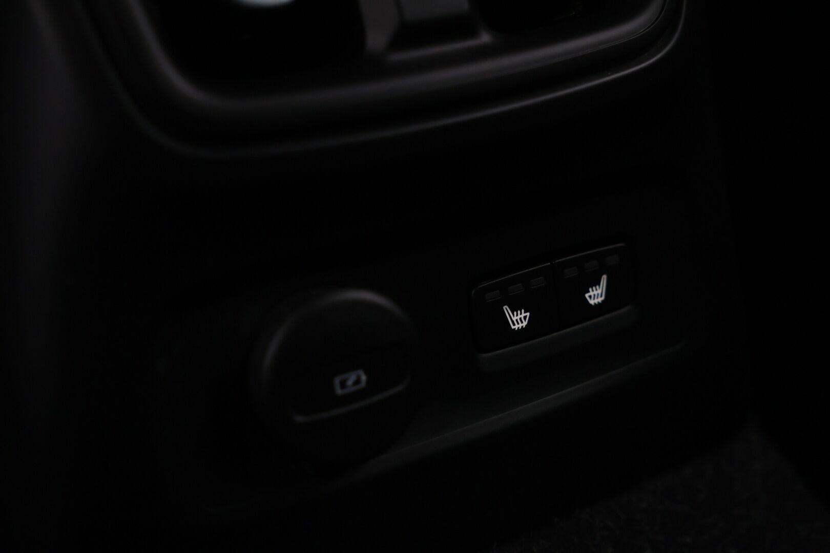 Volvo XC40 2021 T5 TwE Business R-Design aut - ACC | Vetokoukku | Digimittaristo | BLIS | Carplay | Peruutuskamera | Lämmitettävä ohjauspyörä | Muistipenkki |