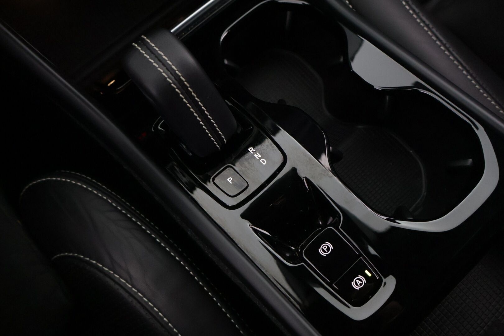 Volvo XC40 2021 T5 TwE Business R-Design aut