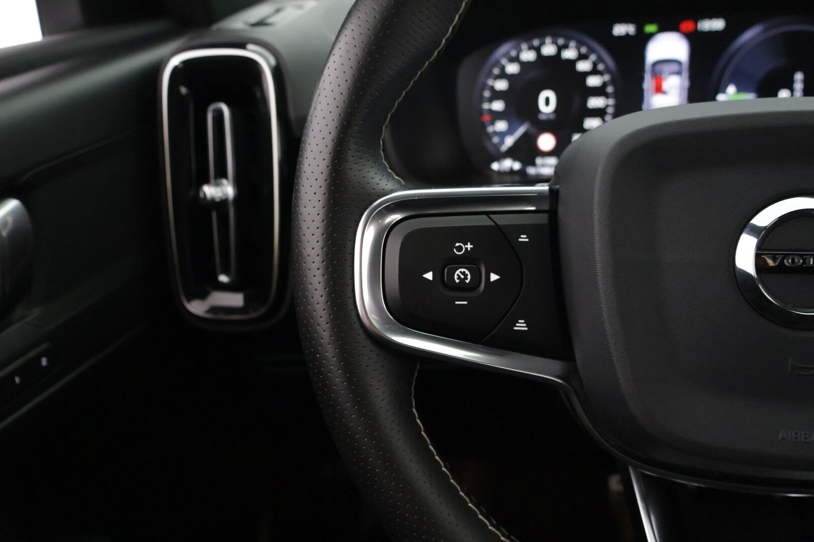 Volvo XC40 2021 T5 TwE Business R-Design aut