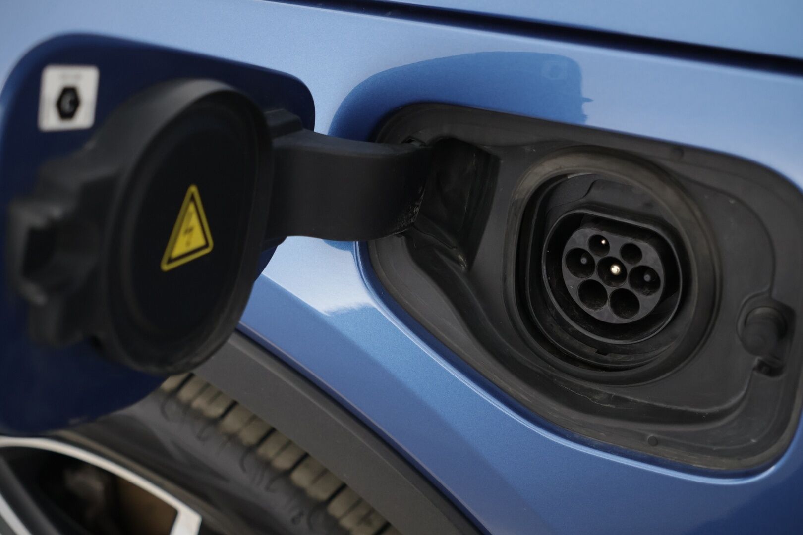 Volvo XC40 2021 T5 TwE Business R-Design aut - ACC | Vetokoukku | Digimittaristo | BLIS | Carplay | Peruutuskamera | Lämmitettävä ohjauspyörä | Muistipenkki |