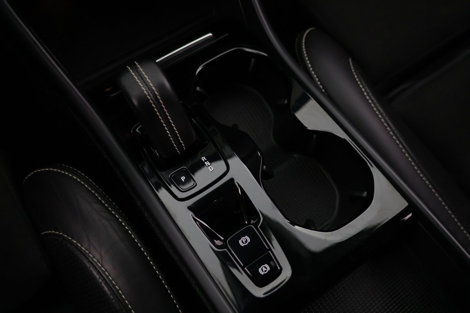 Volvo XC40 2021 T5 TwE Business R-Design aut - ACC | Vetokoukku | Digimittaristo | BLIS | Carplay | Peruutuskamera | Lämmitettävä ohjauspyörä | Muistipenkki |