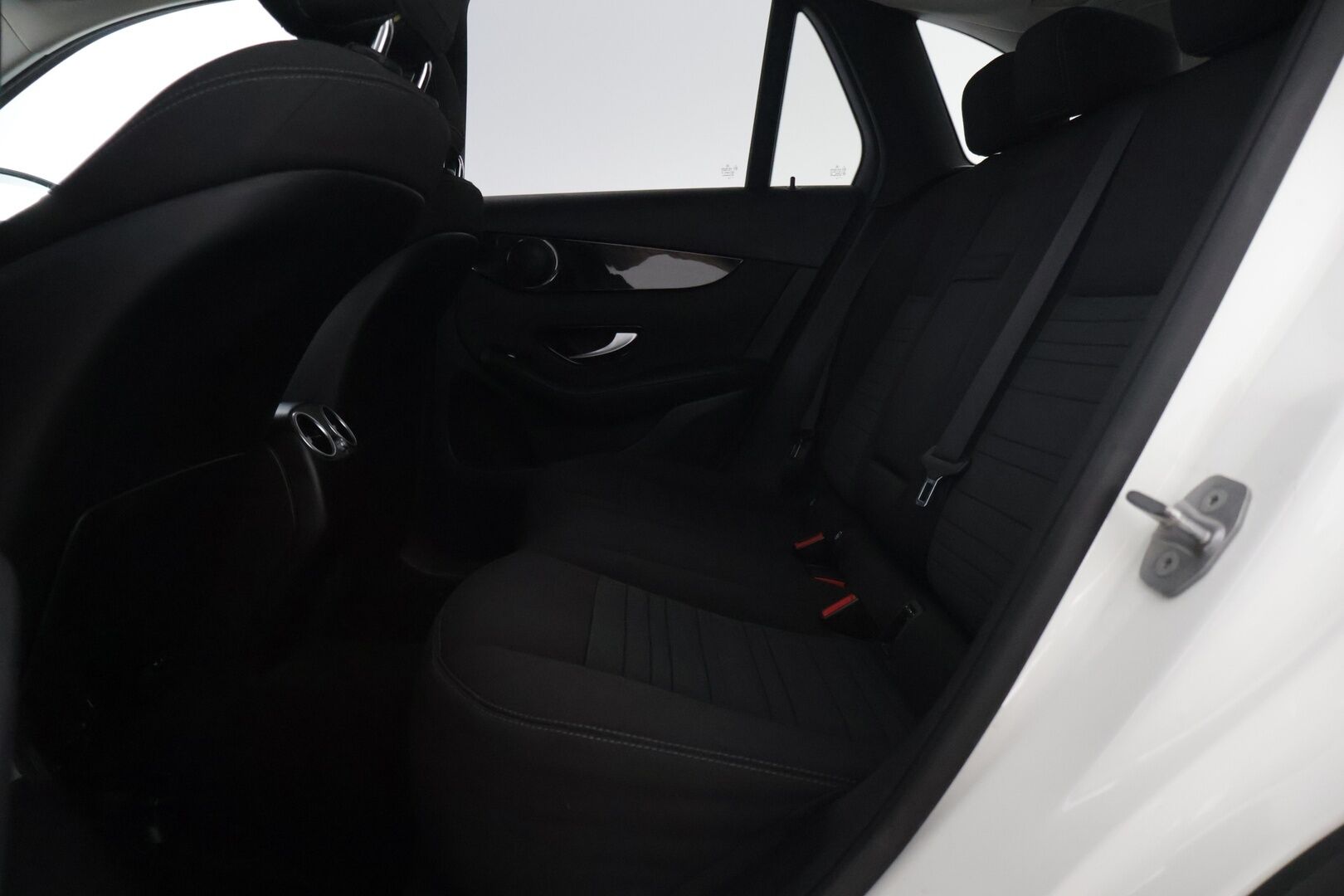 Mercedes-Benz GLC 2021 300 e 4MATIC A Business EQ Power - | Adapt.vakkari | 2.OM Suomi-auto | BLIS | Urheiluistuimet | P. Kamera | Led High Performance | Apple&Android carplay | Sähköluukku |
