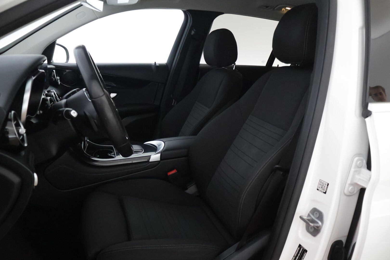 Mercedes-Benz GLC 2021 300 e 4MATIC A Business EQ Power - | Adapt.vakkari | 2.OM Suomi-auto | BLIS | Urheiluistuimet | P. Kamera | Led High Performance | Apple&Android carplay | Sähköluukku |