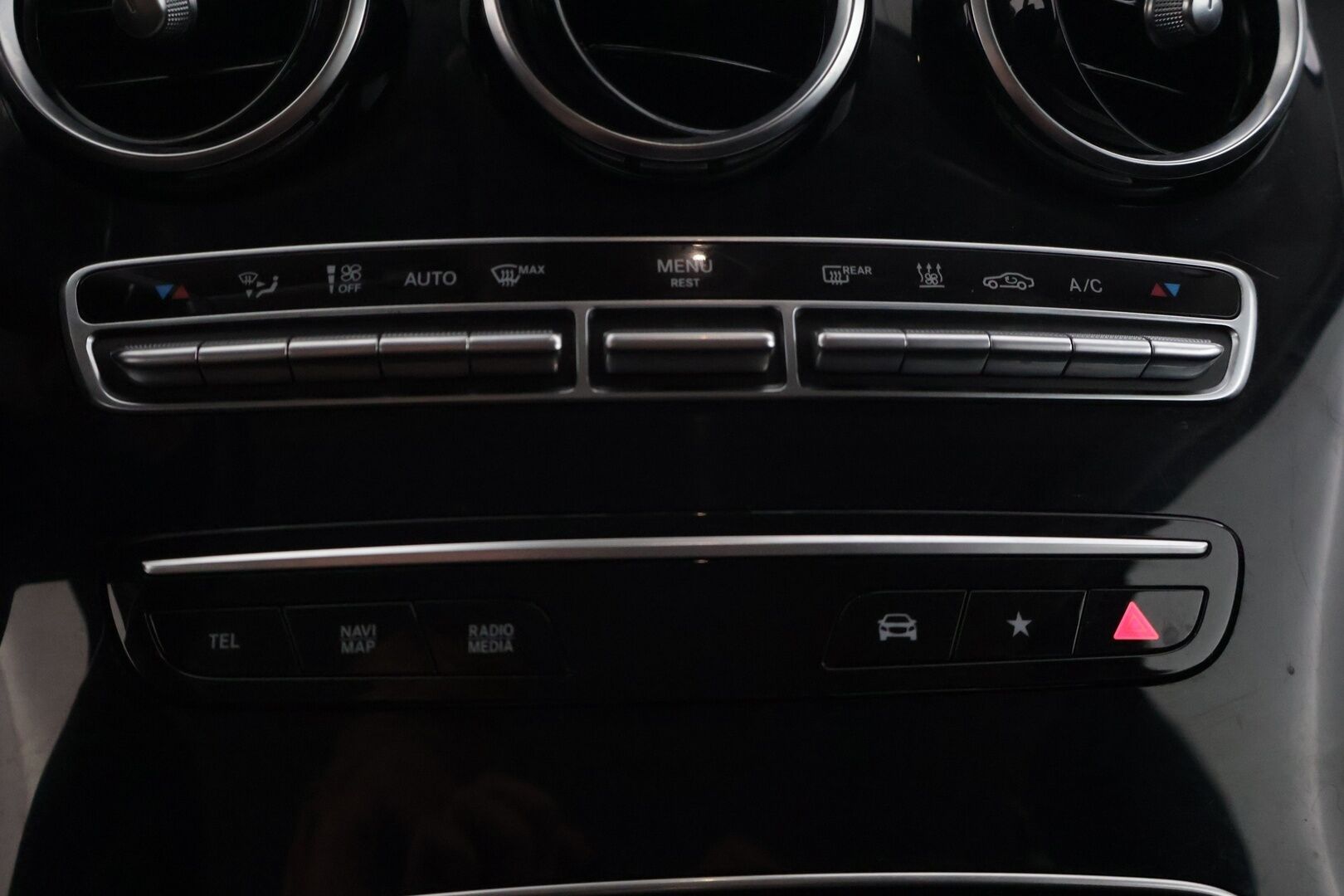 Mercedes-Benz GLC 2021 300 e 4MATIC A Business EQ Power - | Adapt.vakkari | 2.OM Suomi-auto | BLIS | Urheiluistuimet | P. Kamera | Led High Performance | Apple&Android carplay | Sähköluukku |