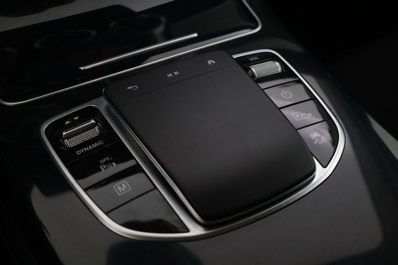 Mercedes-Benz GLC 2021 300 e 4MATIC A Business EQ Power - | Adapt.vakkari | 2.OM Suomi-auto | BLIS | Urheiluistuimet | P. Kamera | Led High Performance | Apple&Android carplay | Sähköluukku |