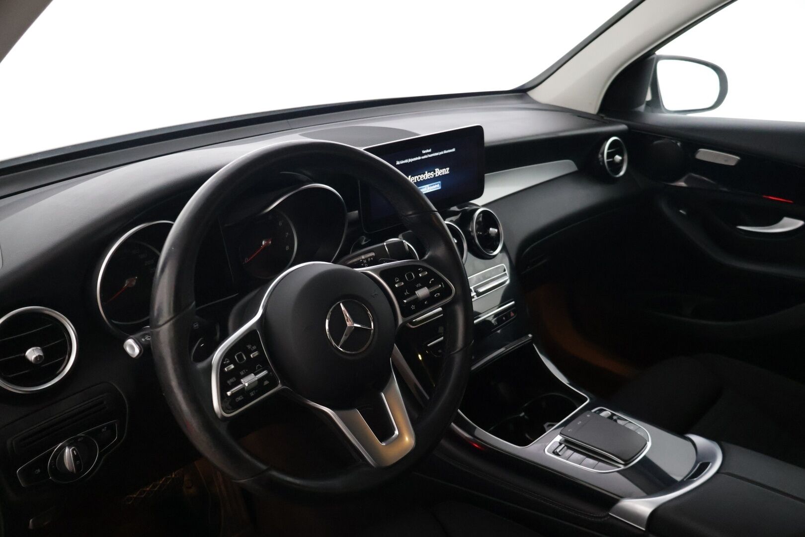 Mercedes-Benz GLC 2021 300 e 4MATIC A Business EQ Power - | Adapt.vakkari | 2.OM Suomi-auto | BLIS | Urheiluistuimet | P. Kamera | Led High Performance | Apple&Android carplay | Sähköluukku |
