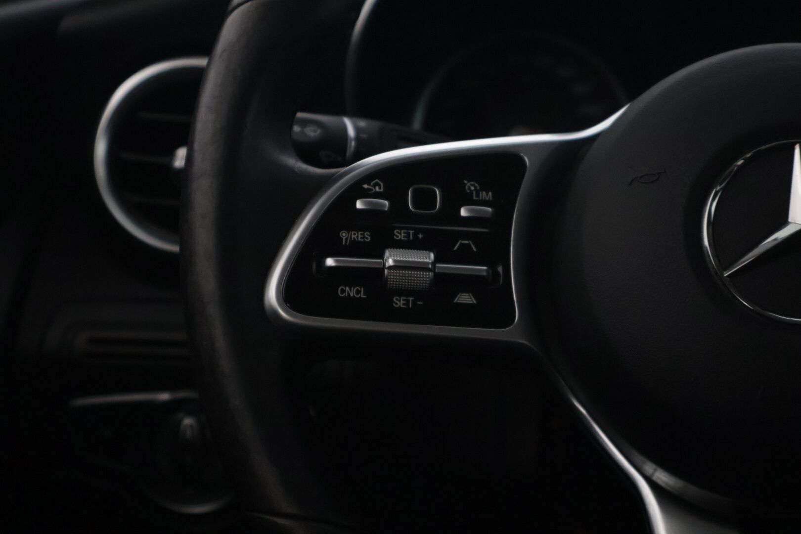 Mercedes-Benz GLC 2021 300 e 4MATIC A Business EQ Power - | Adapt.vakkari | 2.OM Suomi-auto | BLIS | Urheiluistuimet | P. Kamera | Led High Performance | Apple&Android carplay | Sähköluukku |
