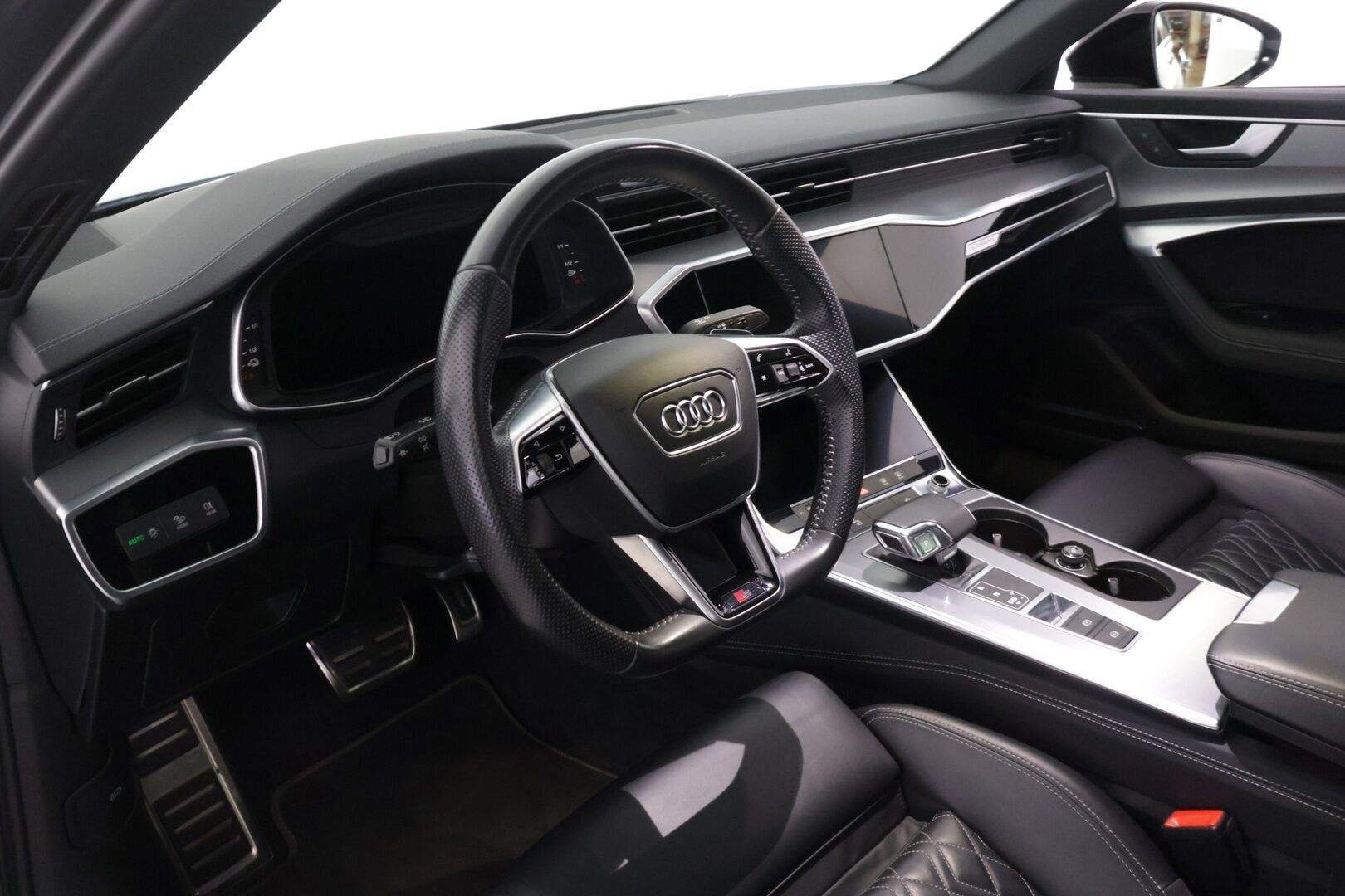 Audi A6 2020 Sedan Business Sport 55 TFSIe Quattro S tronic S Line - Suomi-auto | Bang&Olufsen | P.kamera | Tikatut nahat | Vetokoukku | Muistipenkkit | Carplay | SoH 88,7% 