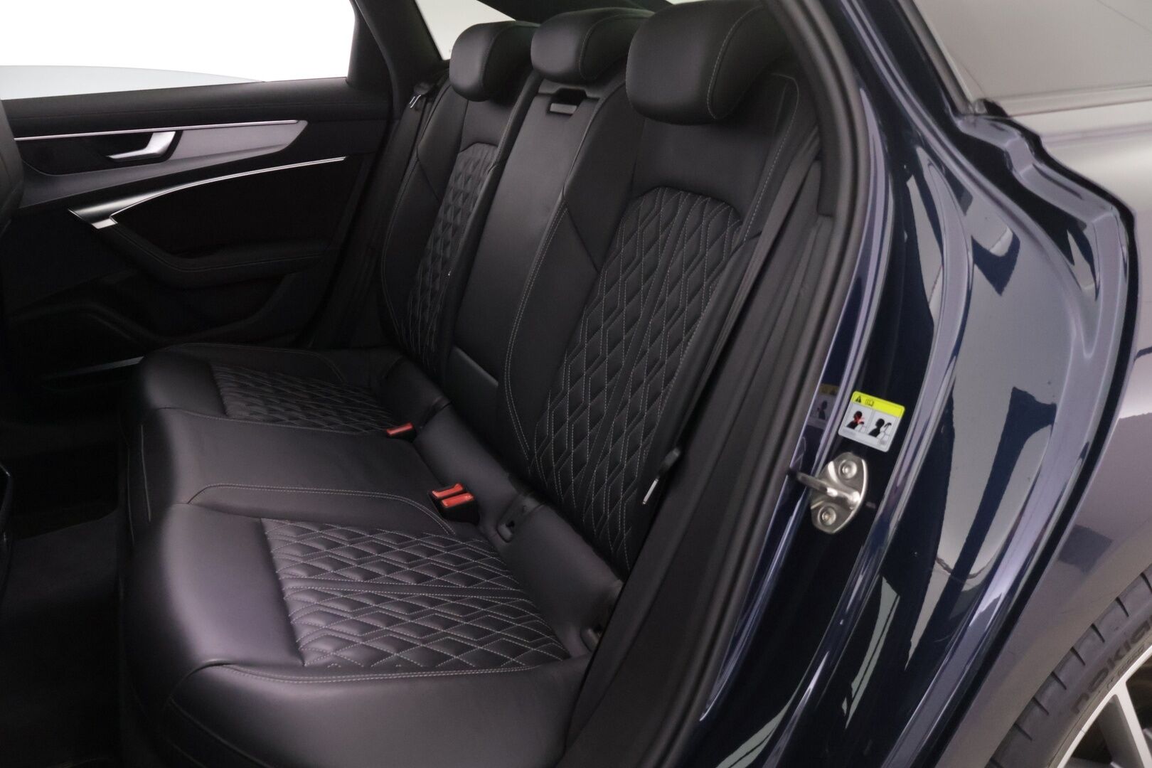 Audi A6 2020 Sedan Business Sport 55 TFSIe Quattro S tronic S Line - Suomi-auto | Bang&Olufsen | P.kamera | Tikatut nahat | Vetokoukku | Muistipenkkit | Carplay | SoH 88,7% 