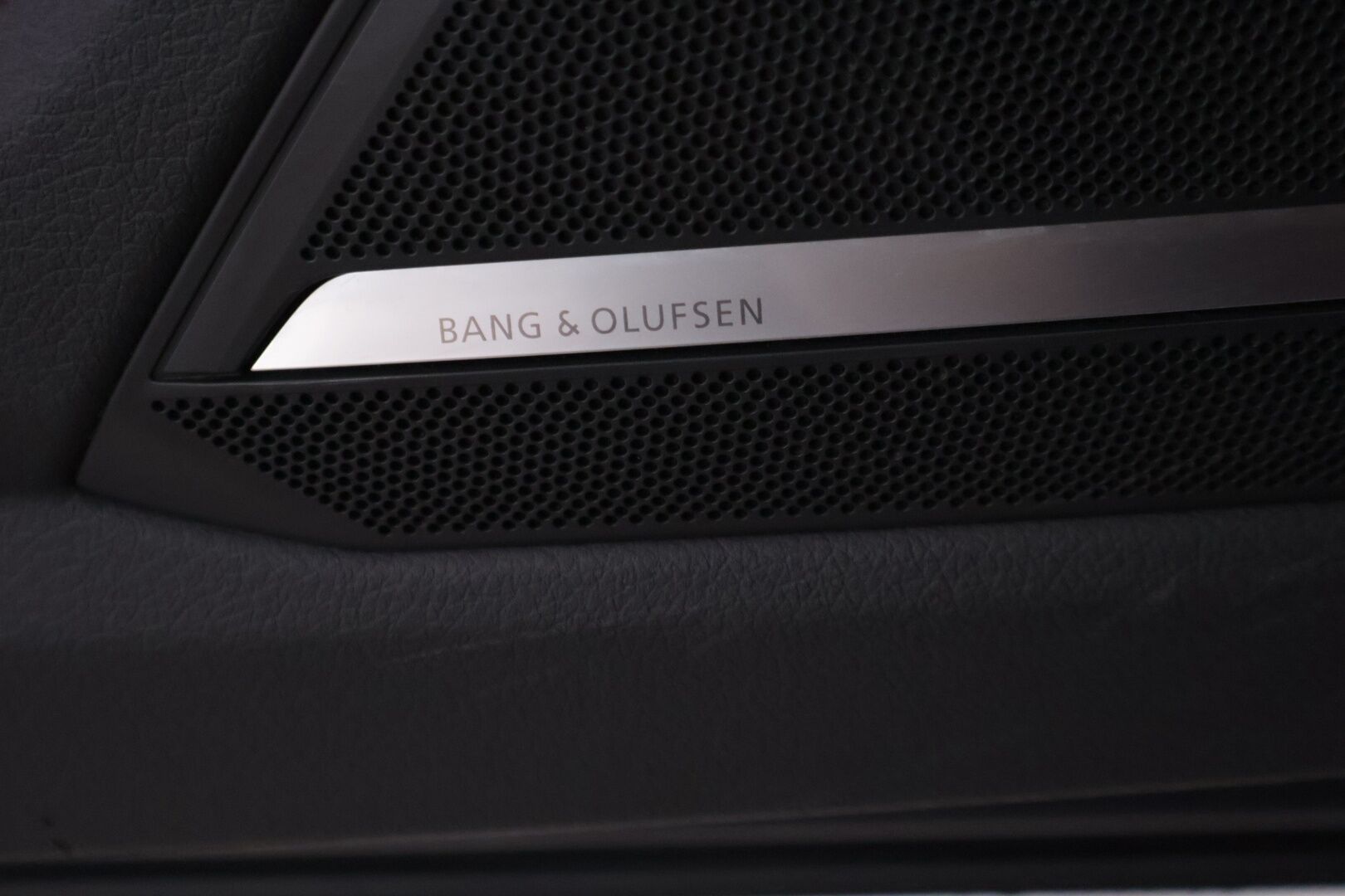 Audi A6 2020 Sedan Business Sport 55 TFSIe Quattro S tronic S Line - Suomi-auto | Bang&Olufsen | P.kamera | Tikatut nahat | Vetokoukku | Muistipenkkit | Carplay | SoH 88,7% 