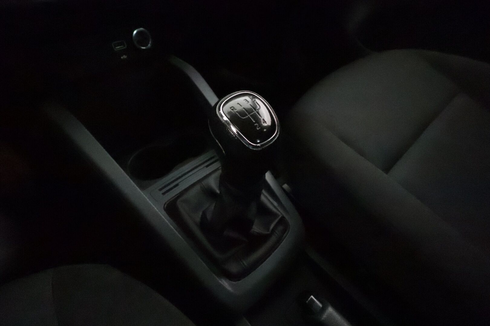 Skoda Fabia 2020 1,0 TSI 95 Active **Suomi-auto / Radio / ALV / 2xRenkaat / Lohkolämmitin** - Ilmastointi