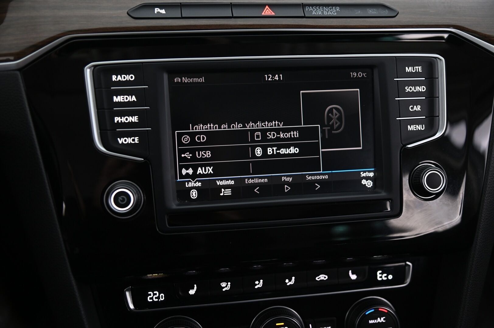 VOLKSWAGEN PASSAT 2017 GTE 1.4 Plug-in Hybrid *ACC/ Ergocomfort kuljettajanistuin / Nahka-alcantara / Koukku / Ambient / Kamera* - Autoon vaihdettu tehtaan takuisiin 13Kw akusto / Mekatroniikka rempattu / Lohkolämmitin + sisätilanlämmitin