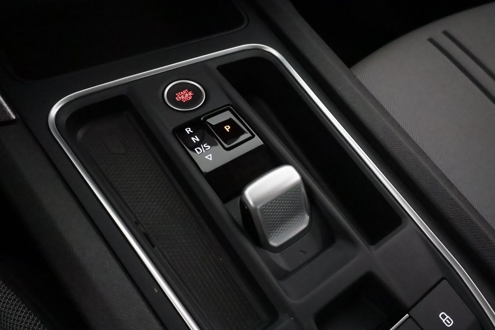Seat Leon 2021 1,0 eTSI 110 Hybrid Style DSG **1.om Suomi-auto / LED / Apple&Android / Lohko / P.tutkat / Ratinlämmitin**