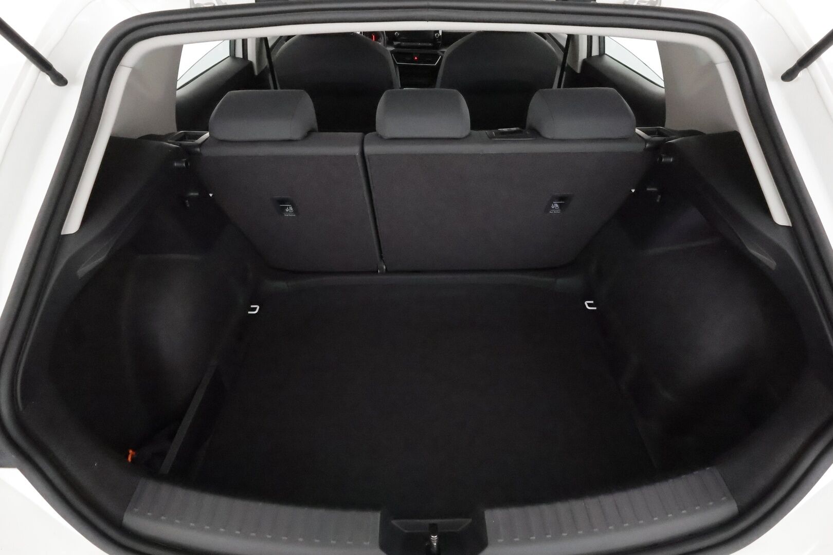 Seat Leon 2021 1,0 eTSI 110 Hybrid Style DSG **1.om Suomi-auto / LED / Apple&Android / Lohko / P.tutkat / Ratinlämmitin**