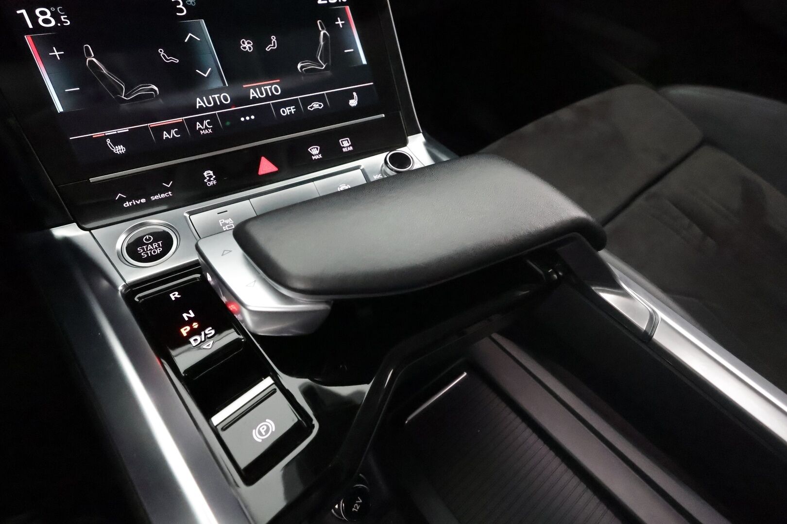 Audi e-tron 2021 50 Quattro Edition Advanced *Sporttipenkit / Kamera / LED / Kaistavahti / Navi* - Suomi-auto 1. omistajalta / Kahdet Audin vanteet / Juuri huollettu / Soh 90,67%