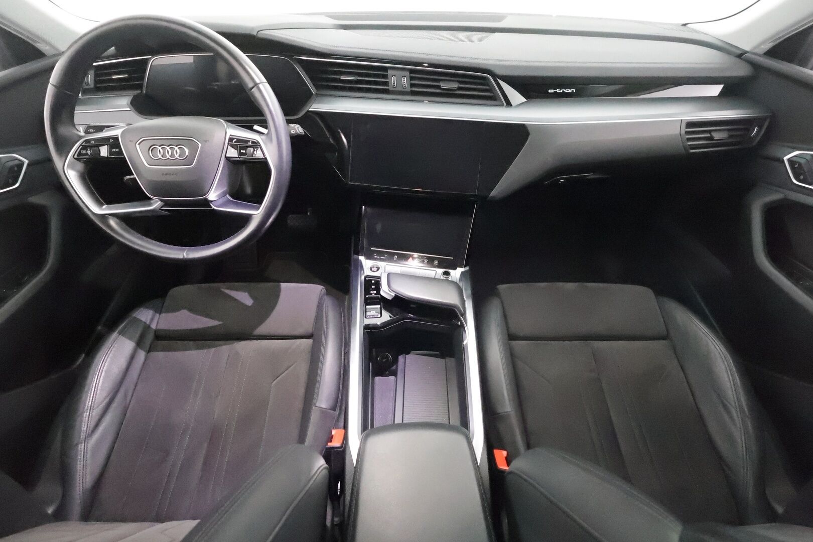 Audi e-tron 2021 50 Quattro Edition Advanced *Sporttipenkit / Kamera / LED / Kaistavahti / Navi* - Suomi-auto 1. omistajalta / Kahdet Audin vanteet / Juuri huollettu / Soh 90,67%
