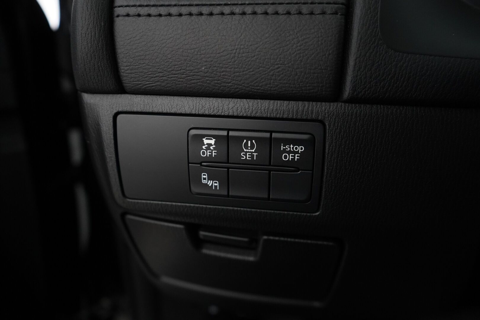Mazda Mazda6 2016 Sedan 2,2 (150) SKYACTIV-D * Vakkari / Lohko / Tutkat / Navi * - Myydään juuri huollettuna / Kahdet renkaat / Siisti 