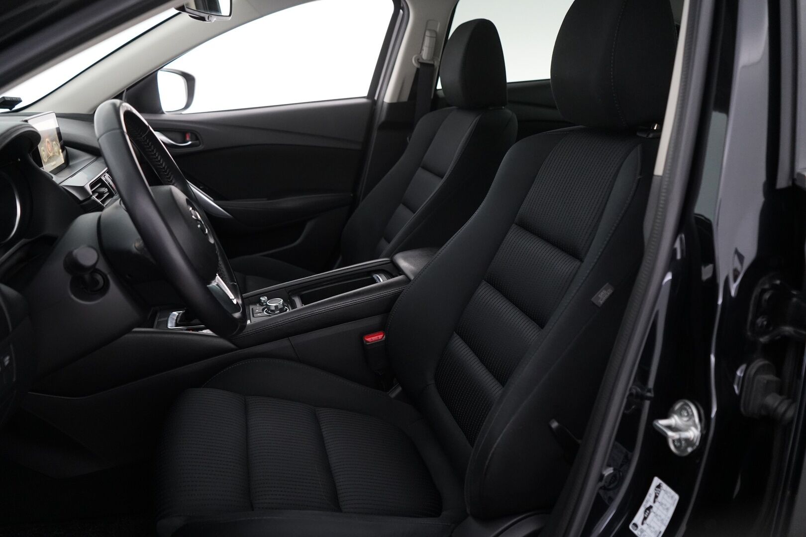 Mazda Mazda6 2016 Sedan 2,2 (150) SKYACTIV-D * Vakkari / Lohko / Tutkat / Navi * - Myydään juuri huollettuna / Kahdet renkaat / Siisti 