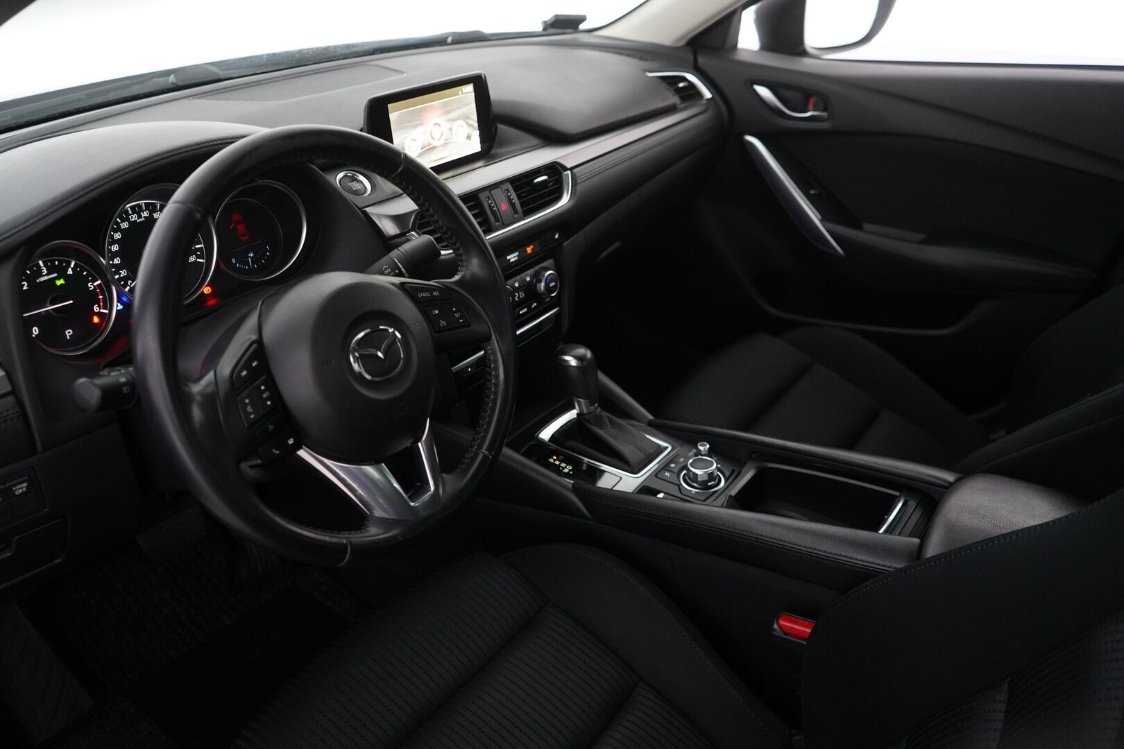 Mazda Mazda6 2016 Sedan 2,2 (150) SKYACTIV-D * Vakkari / Lohko / Tutkat / Navi * - Myydään juuri huollettuna / Kahdet renkaat / Siisti 