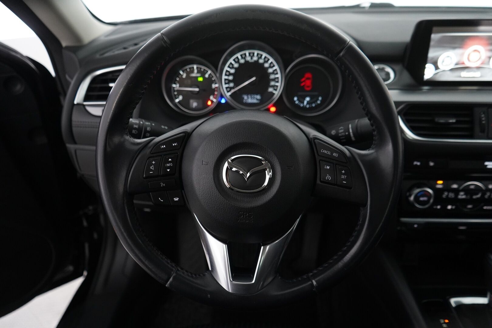 Mazda Mazda6 2016 Sedan 2,2 (150) SKYACTIV-D * Vakkari / Lohko / Tutkat / Navi * - Myydään juuri huollettuna / Kahdet renkaat / Siisti 