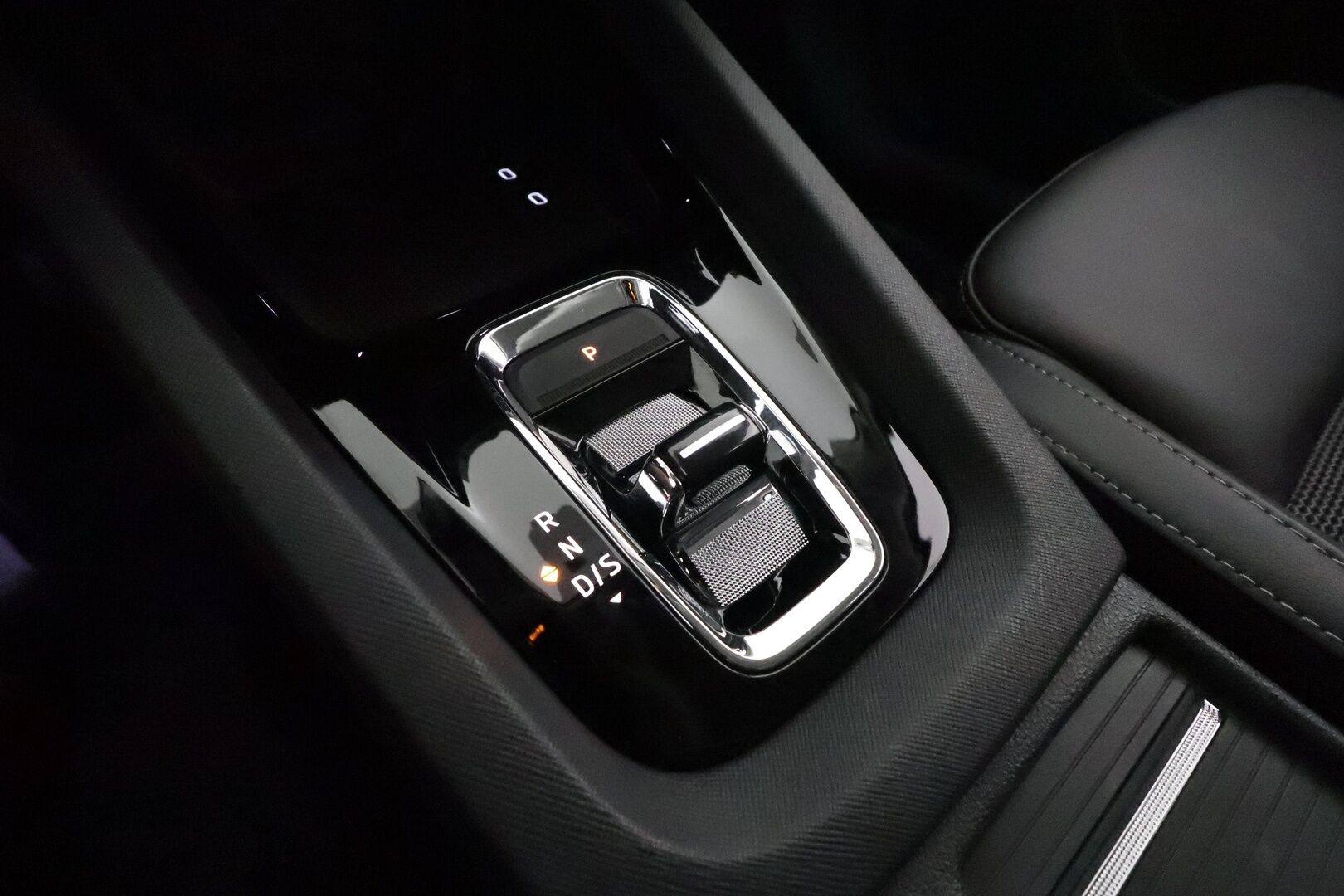 Skoda Octavia 2021 Combi 2,0 TDI 150 Style DSG Autom. **Adapt.vakkari / Webasto / Matrix LED / Muistipenkki / P.kamera / Puolinahat / KeylessGo** - 1.Om Suomi-auto / Kahdet renkaat aluvanteilla / Digimittaristo / Ratinlämmitin / Suksiluukku / Sähköluukku