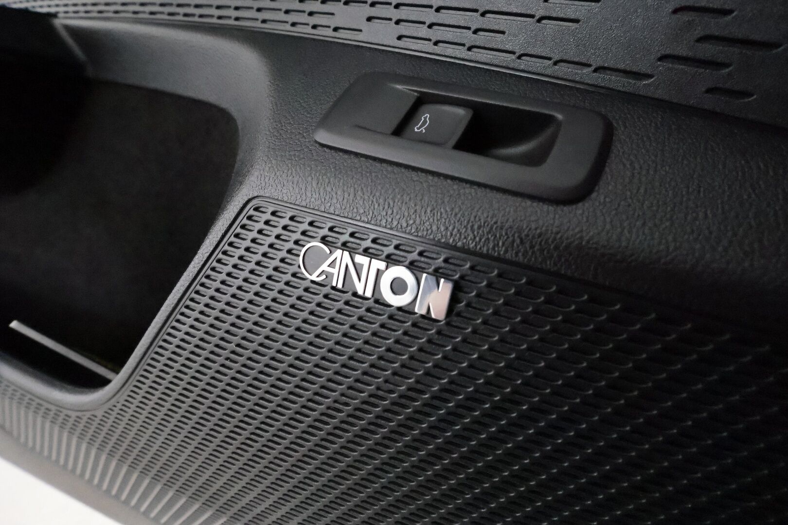Skoda Octavia 2021 Combi 2,0 TDI 150 Style DSG Autom. **Adapt.vakkari / Webasto / Matrix LED / Muistipenkki / P.kamera / Puolinahat / KeylessGo** - 1.Om Suomi-auto / Kahdet renkaat aluvanteilla / Digimittaristo / Ratinlämmitin / Suksiluukku / Sähköluukku