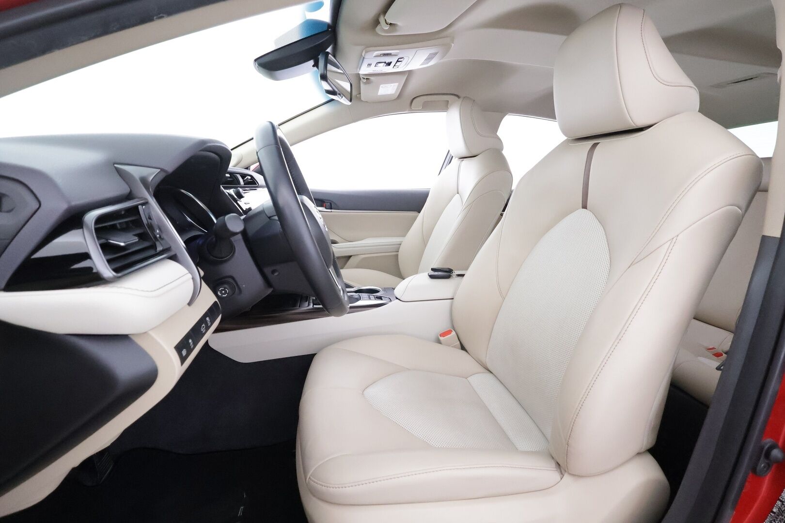 Toyota Camry 2021 2,5 Hybrid Premium Business - 1Om Suomiauto | JBL Audio | HUD | ACC | Peruutuskamera | Merkkihuollot | Vaalea Nahkasisusta | Lohko&Sisäp. | SUPERVARUSTEET!