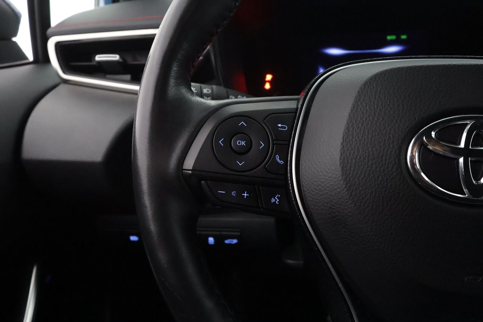 Toyota Corolla 2021 Touring Sports 1,8 Hybrid Style Business - | Webasto | ACC | LED | P.Kamera | Navi | Kaistavahti | Keyless | Ratinlämmitys | 1-om Suomi-auto | Kahdet renkaat | 