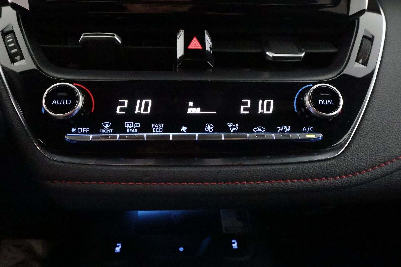 Toyota Corolla 2021 Touring Sports 1,8 Hybrid Style Business - | Webasto | ACC | LED | P.Kamera | Navi | Kaistavahti | Keyless | Ratinlämmitys | 1-om Suomi-auto | Kahdet renkaat | 