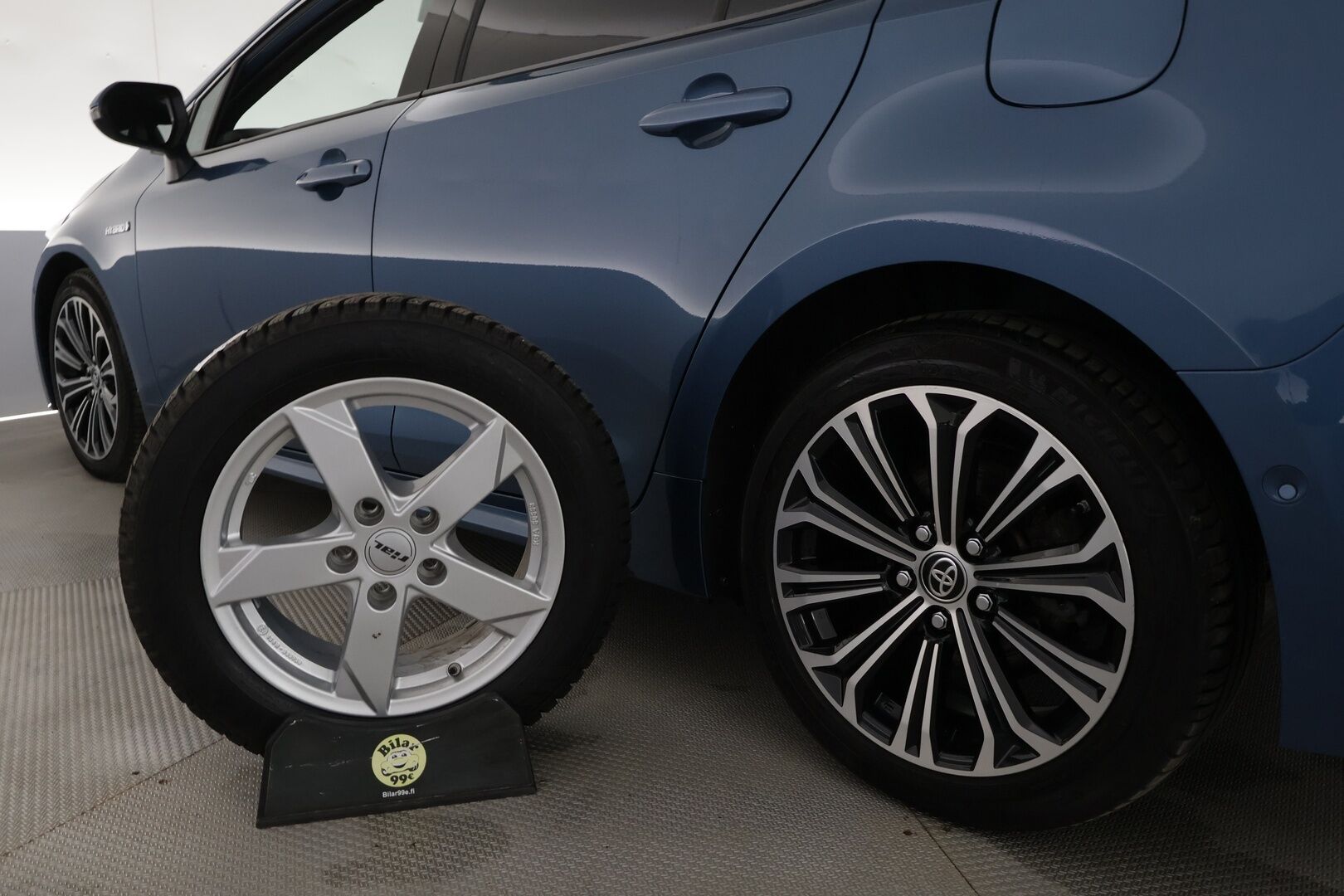 Toyota Corolla 2021 Touring Sports 1,8 Hybrid Style Business - | Webasto | ACC | LED | P.Kamera | Navi | Kaistavahti | Keyless | Ratinlämmitys | 1-om Suomi-auto | Kahdet renkaat | 