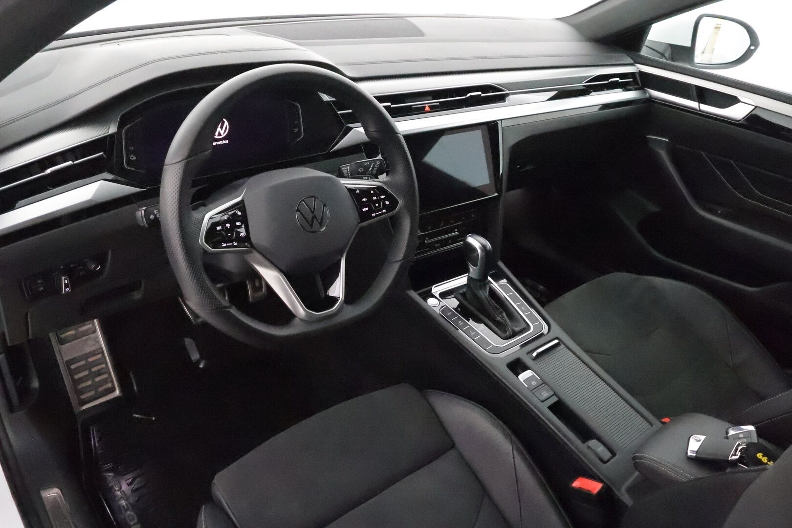 Volkswagen Arteon 2021 Shooting Brake R-Line eHybrid 160 kW DSG-automaatti - Suomiauto / Webasto / Matrix LED / Adapt.Vakkari / HUD / 360-Kamera / Nahka-Alcantara / Facelift / Huippuvarusteet!